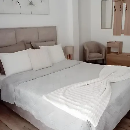 Host Albina フンシャル